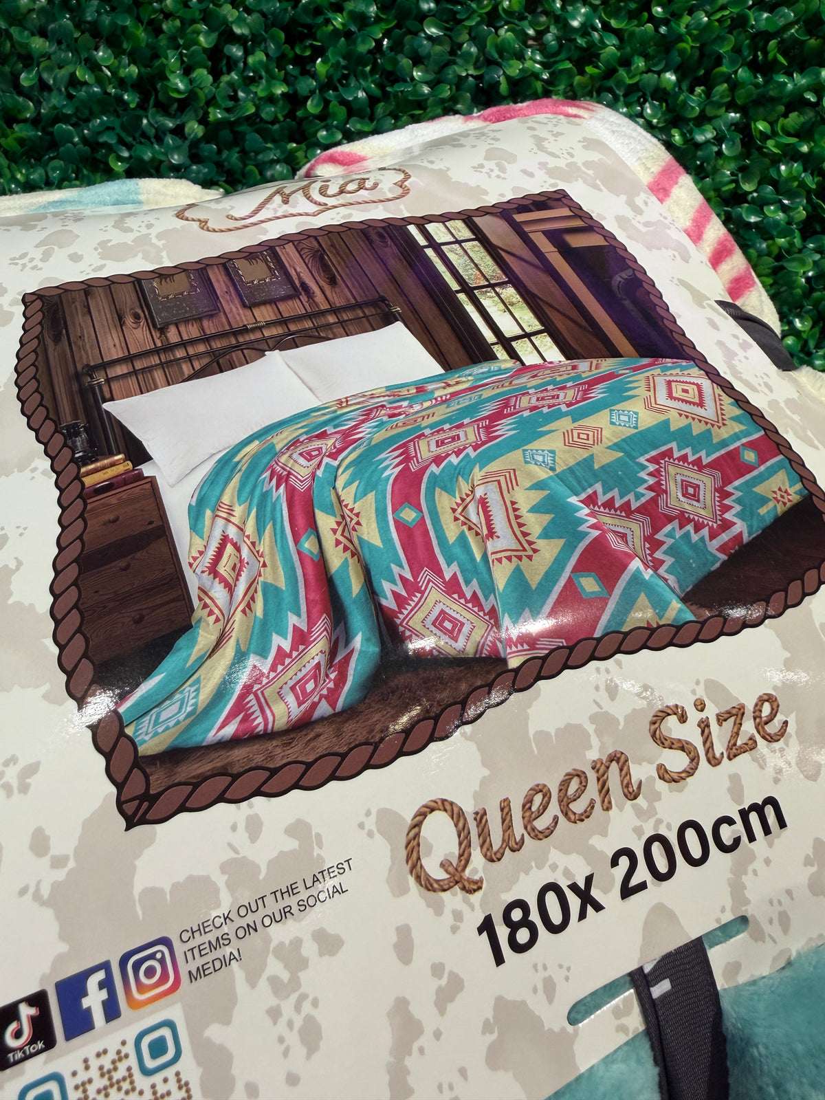 MIA Queen Size- Pink Aztec