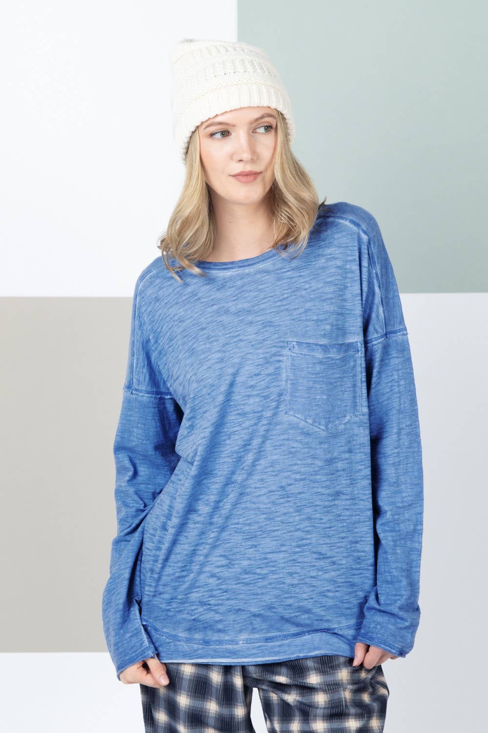 NT11158X-PLUS SIZE Raw Edge Detail Washed Top: DENIM / 1X-2X-3X/3-2-1